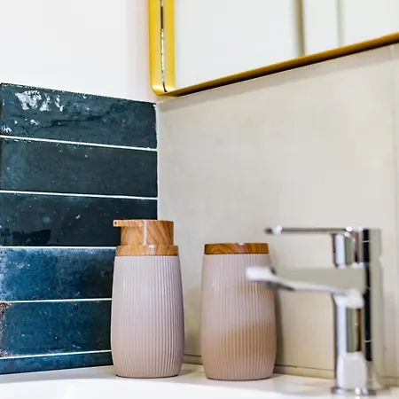 Porta Pia Zeno 53 * روما